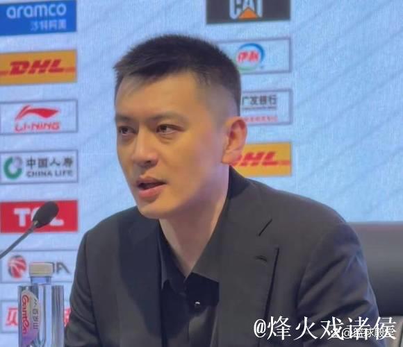 胜广厦发布会！谦逊回应赢球，直指斗志弥补不足，亲承示爱球迷！